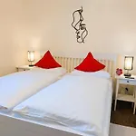 Haus Am Muehlenweg - Neue, Sonnendurchflutete Mit Aufzug Und Tiefgarage - Barrierefrei Апартаменти Бад-Верісгофен