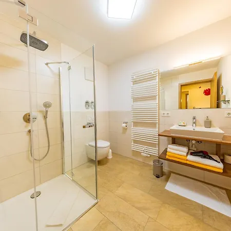 Haus Am Muehlenweg - Neue, Sonnendurchflutete Mit Aufzug Und Tiefgarage - Barrierefrei *